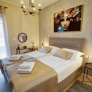 Apartment Luxury 4seasons With Garage, Split