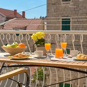 Apartment Sun, Split