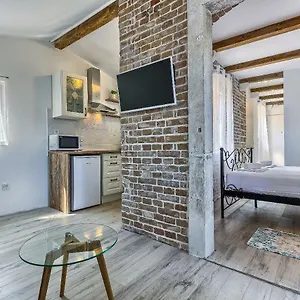 Appartement With Balcony, Split