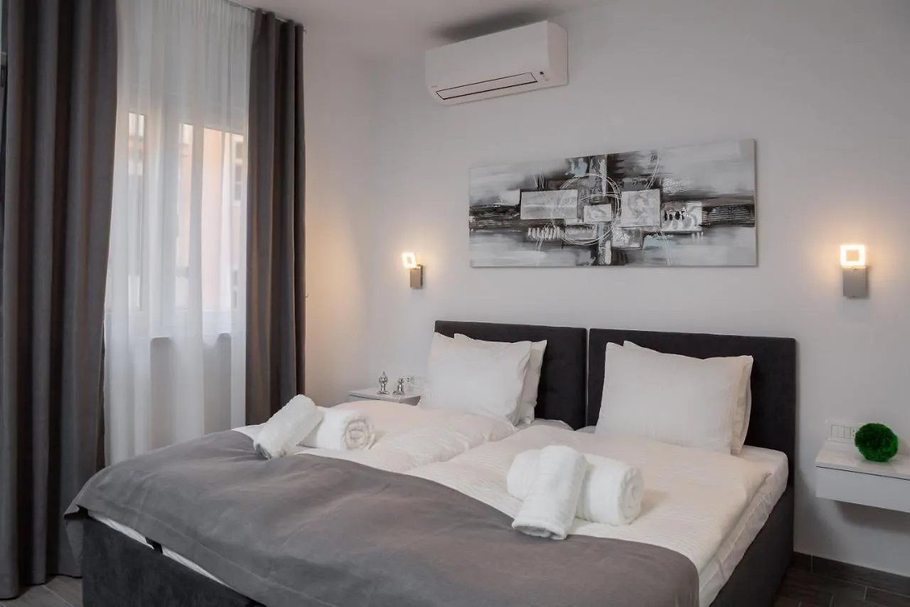 Apartment Luxury Studios & Room Five Split